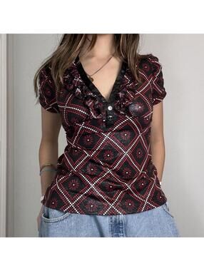 Y2K Trixxi Small black/red diamond pattern babydoll henley top waist back tie